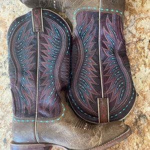 Women’s ariat boots